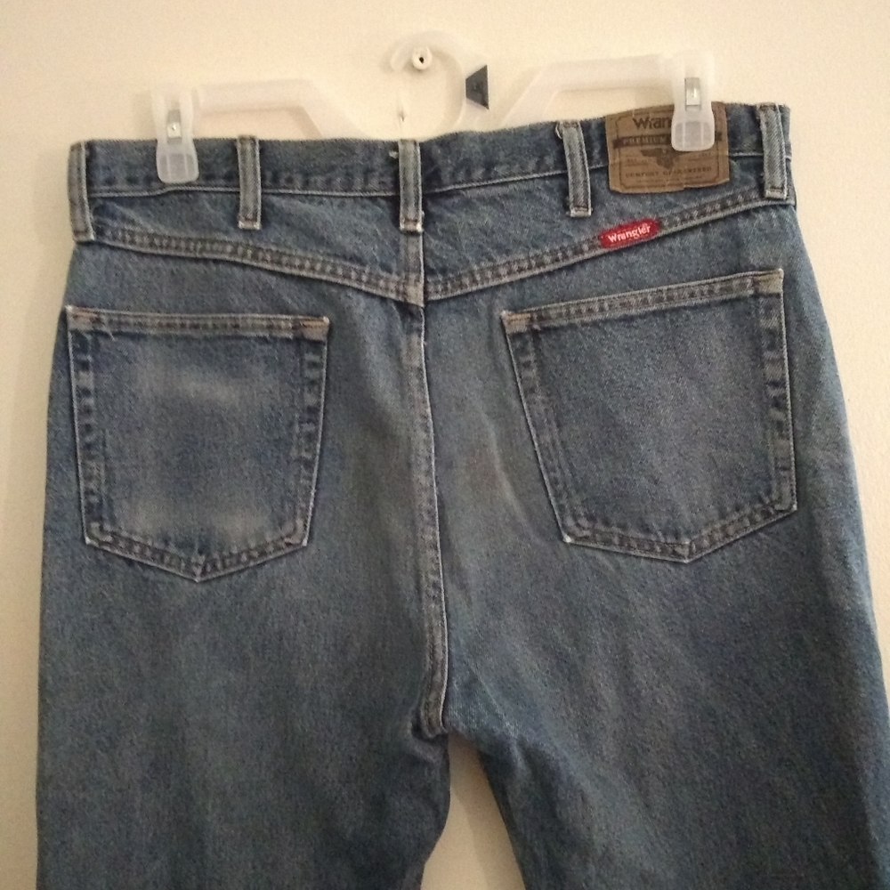 Wrangler Jeans - Picture 3 of 8